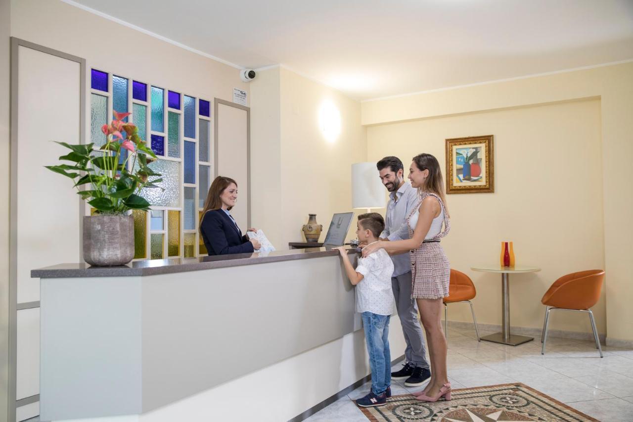 Lu' Hotel Maladroxia SantʼAntìoco Εξωτερικό φωτογραφία