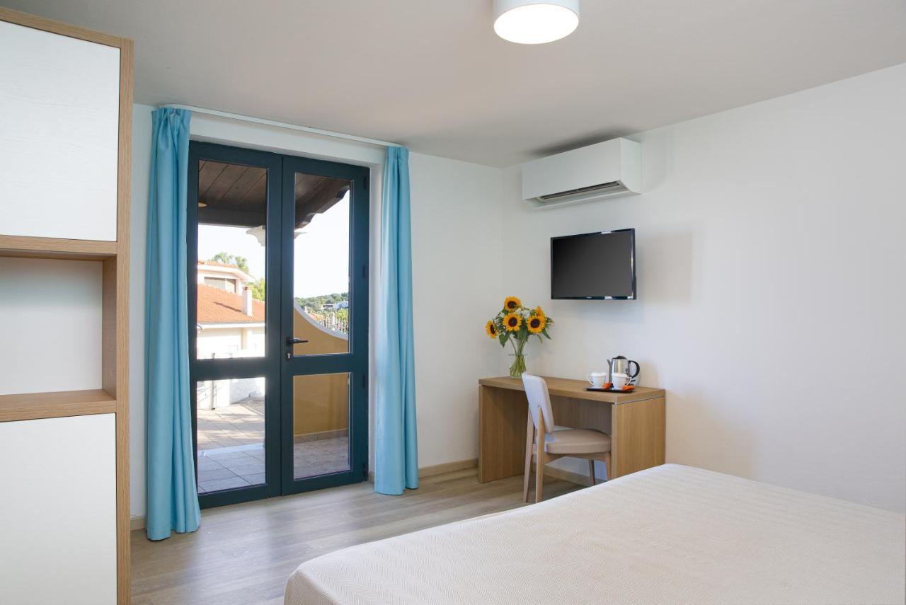 Lu' Hotel Maladroxia SantʼAntìoco Εξωτερικό φωτογραφία