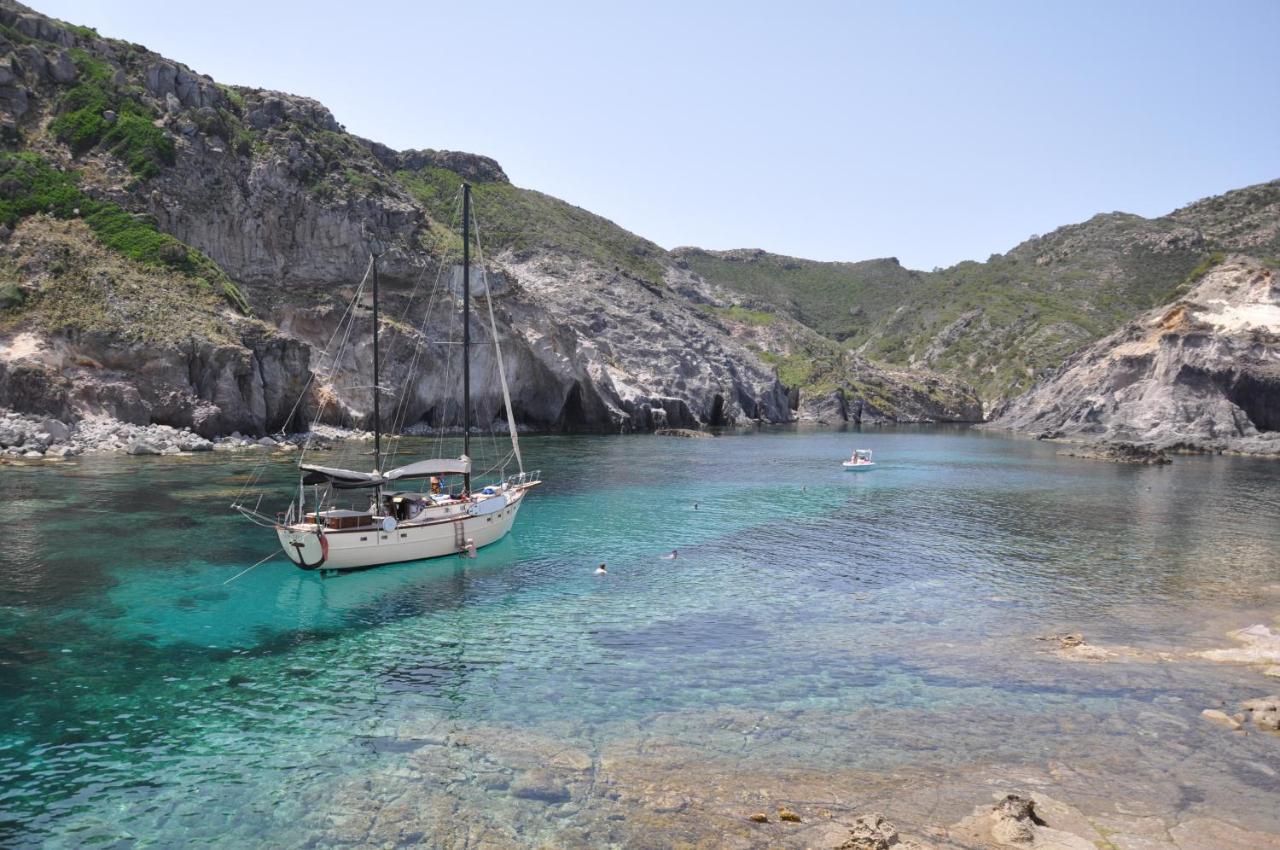 Lu' Hotel Maladroxia SantʼAntìoco Εξωτερικό φωτογραφία